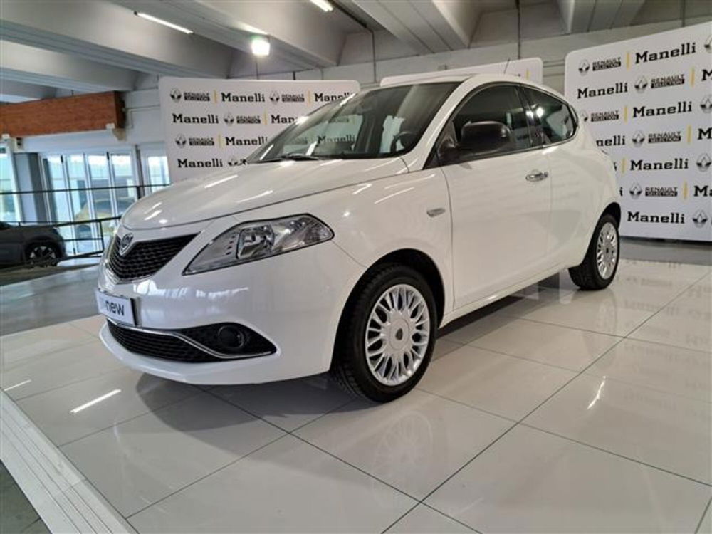 Lancia Ypsilon usata a Brescia (7)