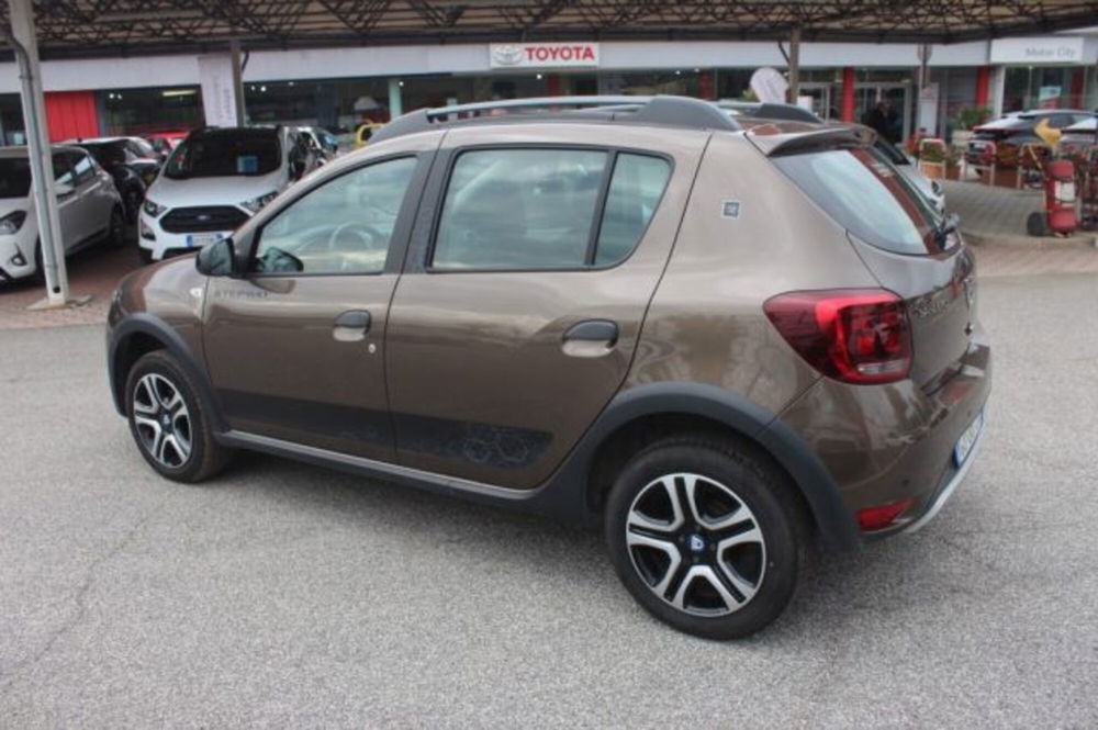 Dacia Sandero usata a Roma (4)