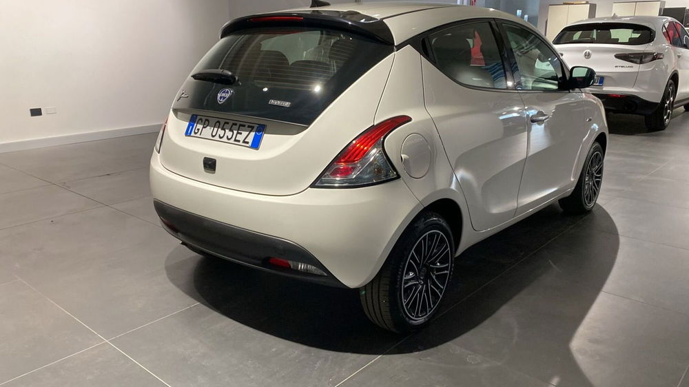 Lancia Ypsilon usata a Bergamo (4)