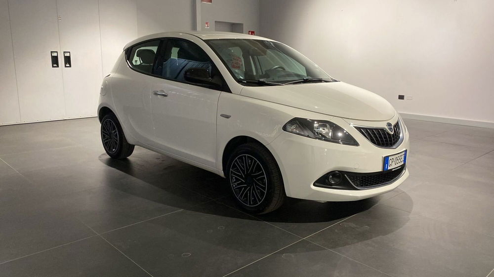 Lancia Ypsilon usata a Bergamo (5)