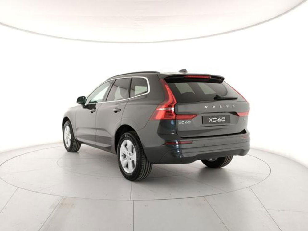 Volvo XC60 nuova a Modena (3)