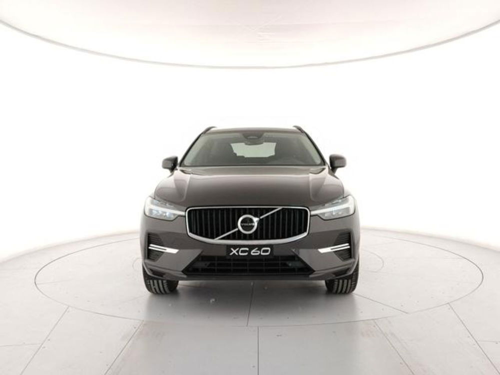 Volvo XC60 nuova a Modena (7)