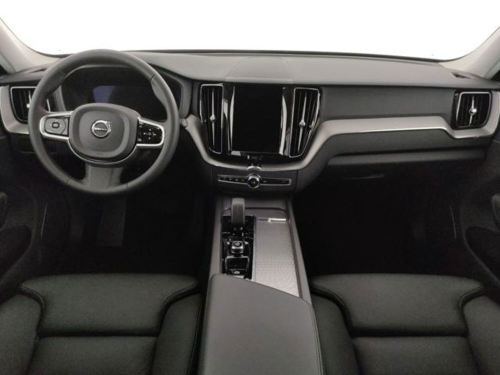 Volvo XC60 nuova a Modena (15)