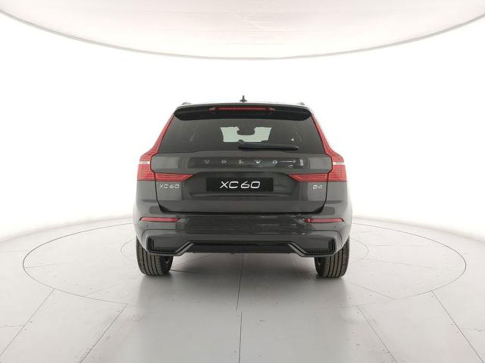 Volvo XC60 nuova a Modena (4)