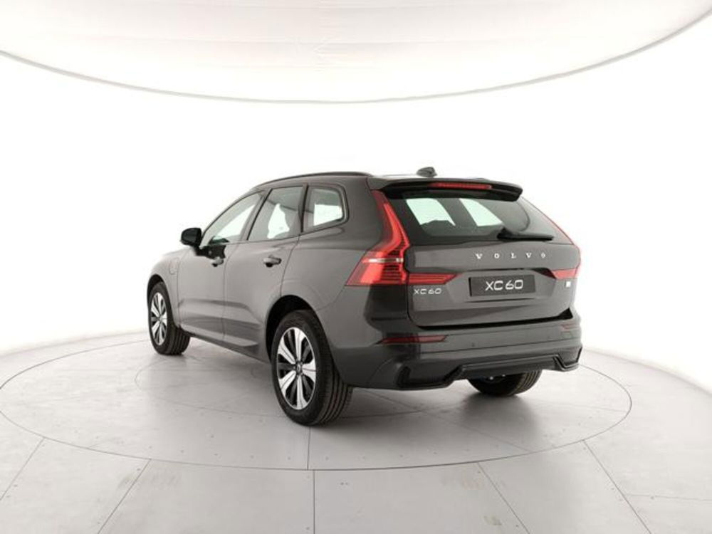 Volvo XC60 nuova a Modena (3)