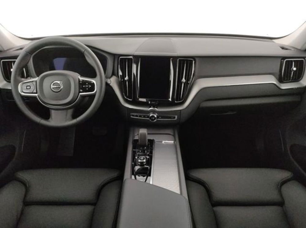 Volvo XC60 nuova a Modena (10)