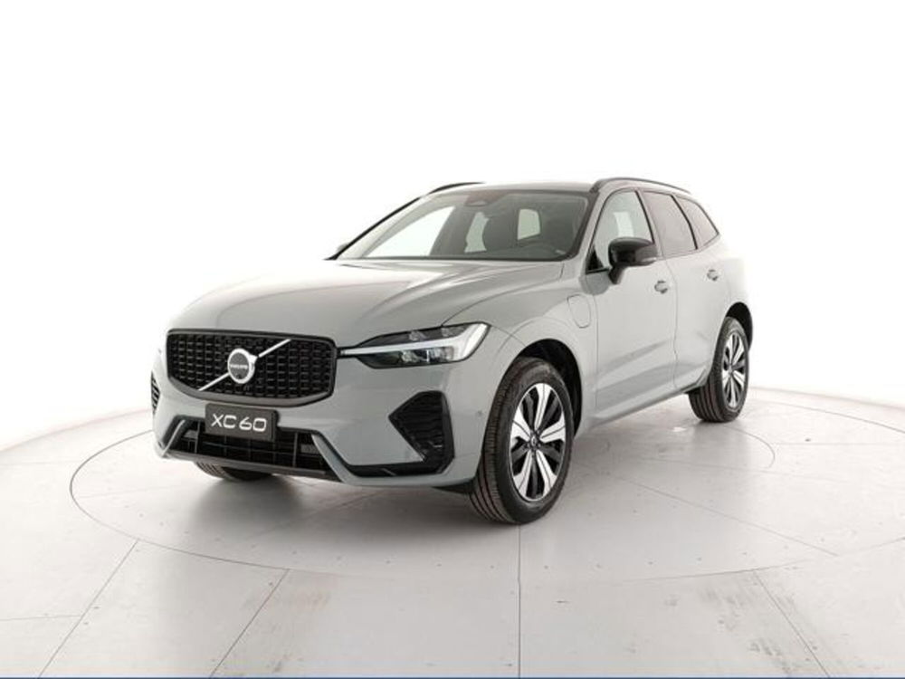 Volvo XC60 nuova a Modena (2)