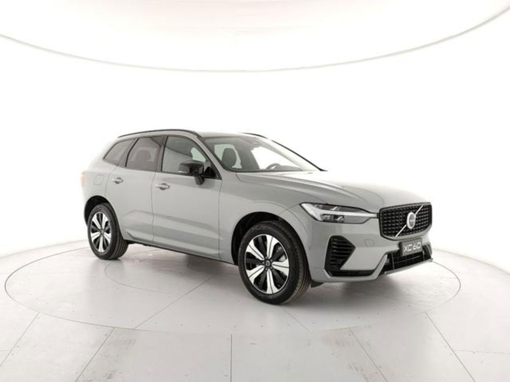 Volvo XC60 nuova a Modena (6)