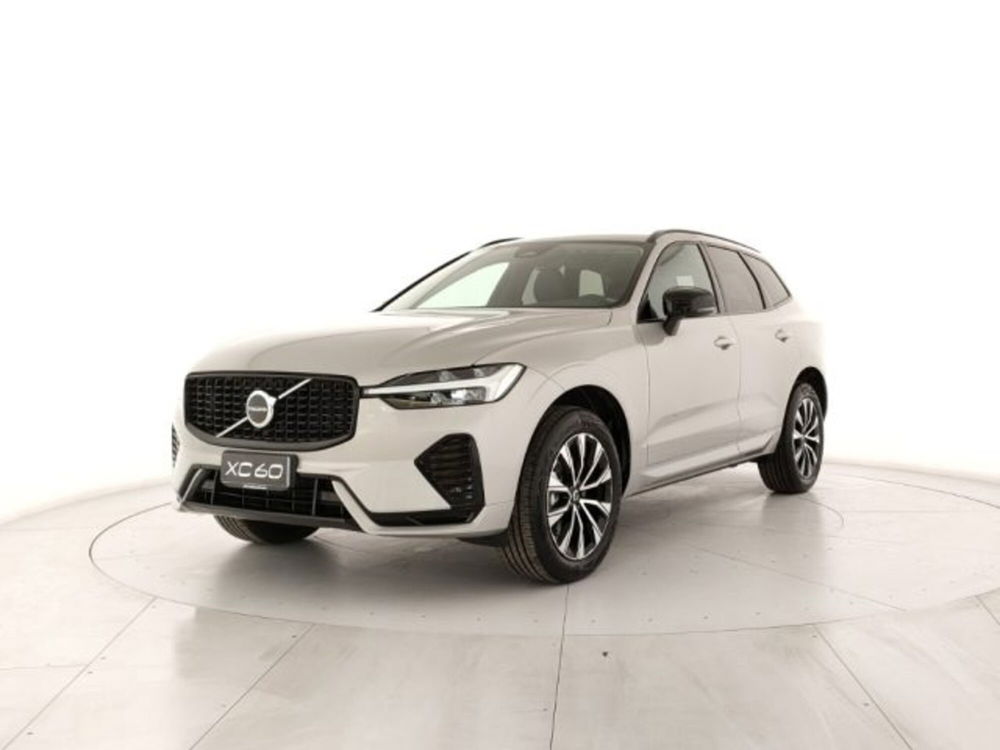 Volvo XC60 nuova a Modena (2)