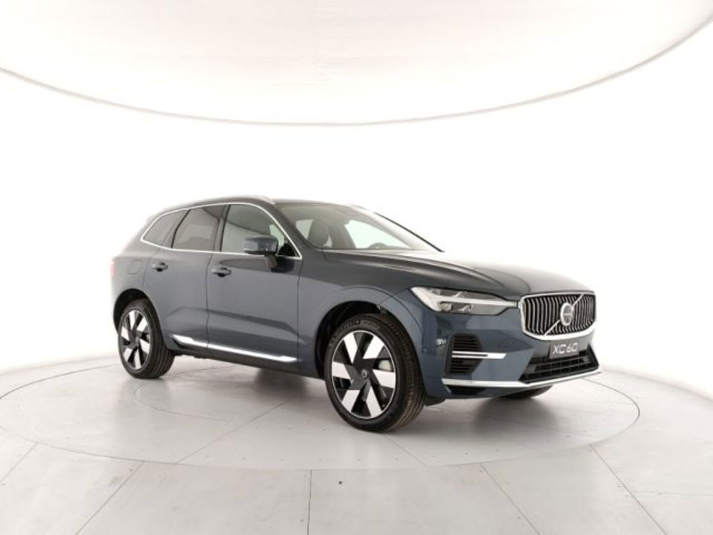 Volvo XC60 nuova a Modena (5)