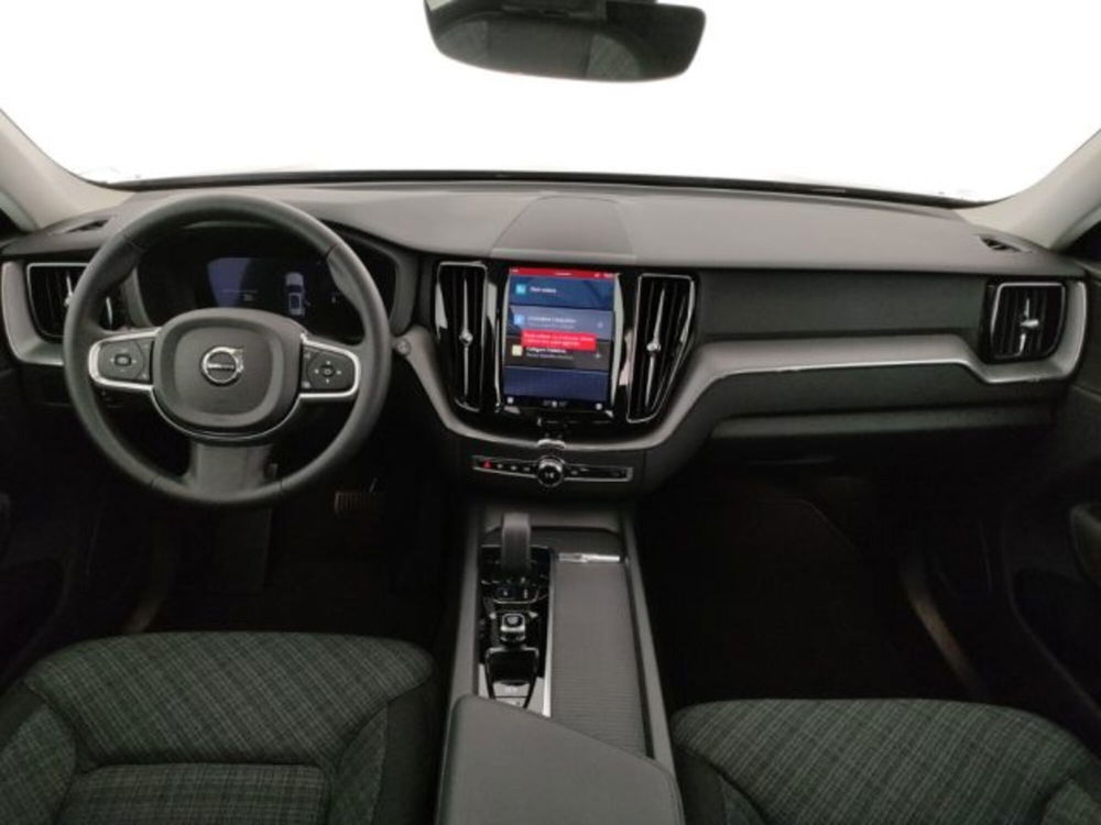 Volvo XC60 nuova a Modena (18)