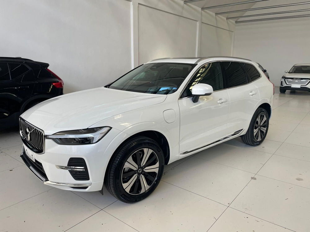 Volvo XC60 nuova a Prato