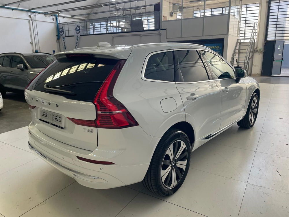 Volvo XC60 nuova a Prato (15)