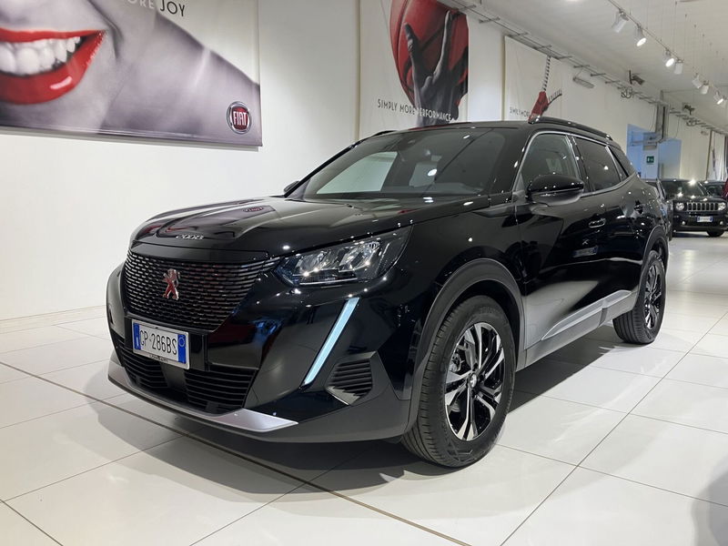 Peugeot 2008 PureTech 100 S&S Allure  del 2023 usata a Fornovo di Taro