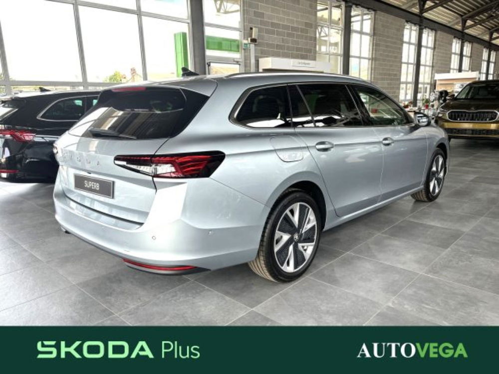 Skoda Superb nuova a Vicenza (3)