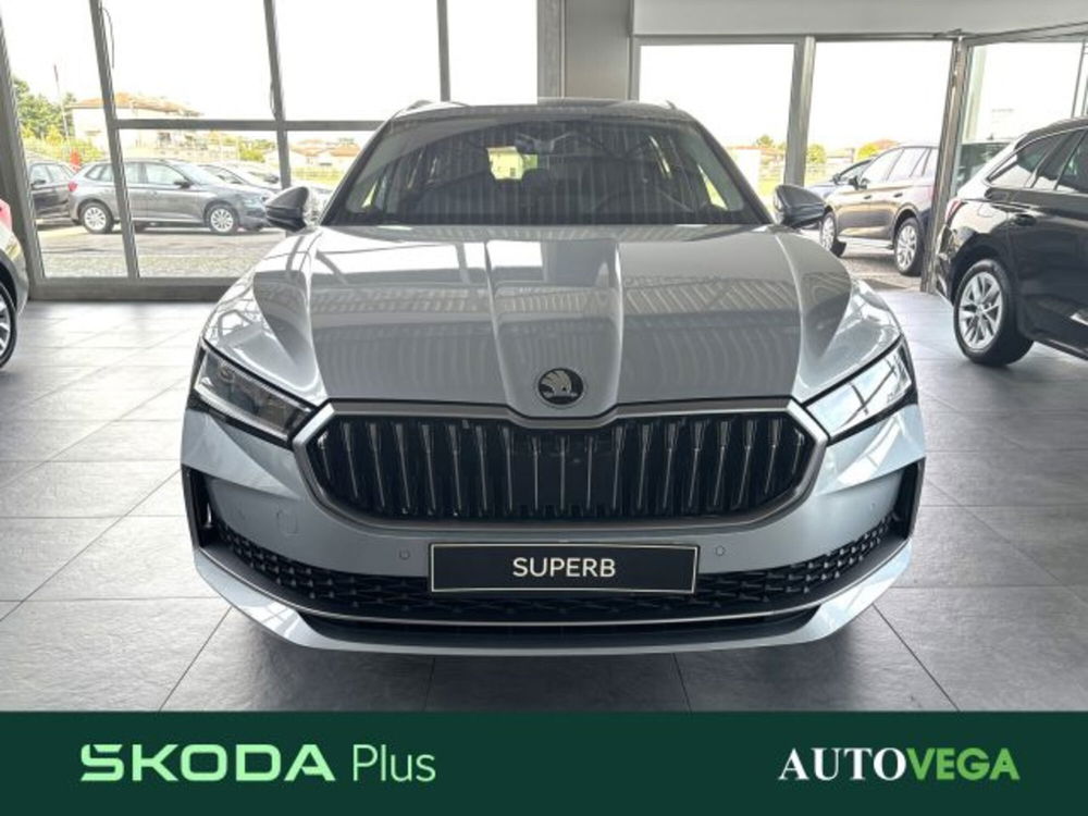 Skoda Superb nuova a Vicenza (5)