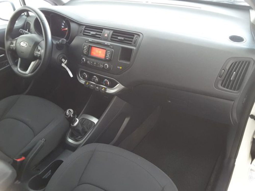 Kia Rio usata a Firenze (10)