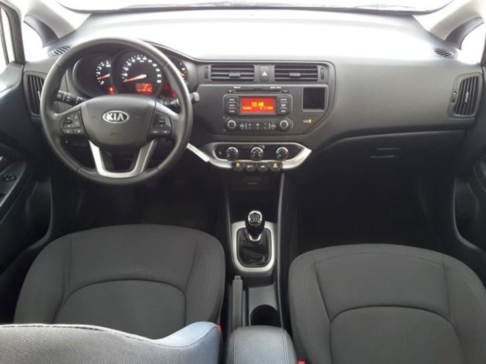 Kia Rio usata a Firenze (9)