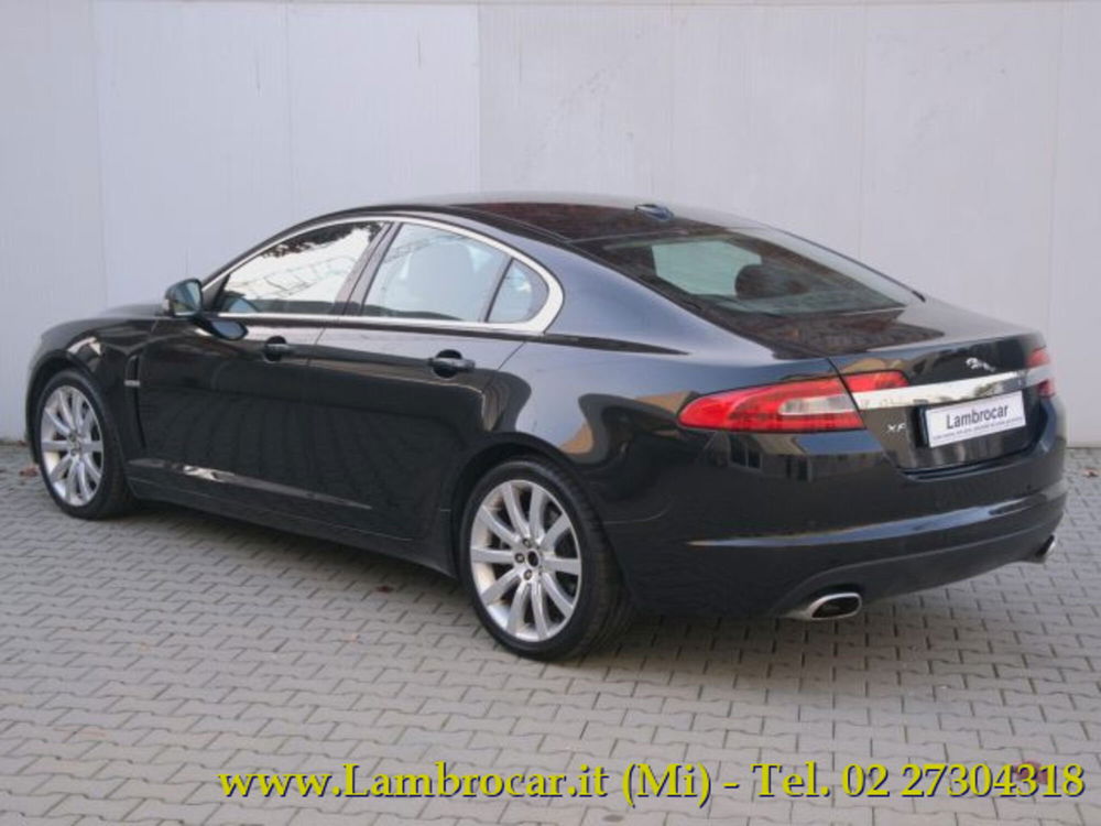 Jaguar XF usata a Milano (15)