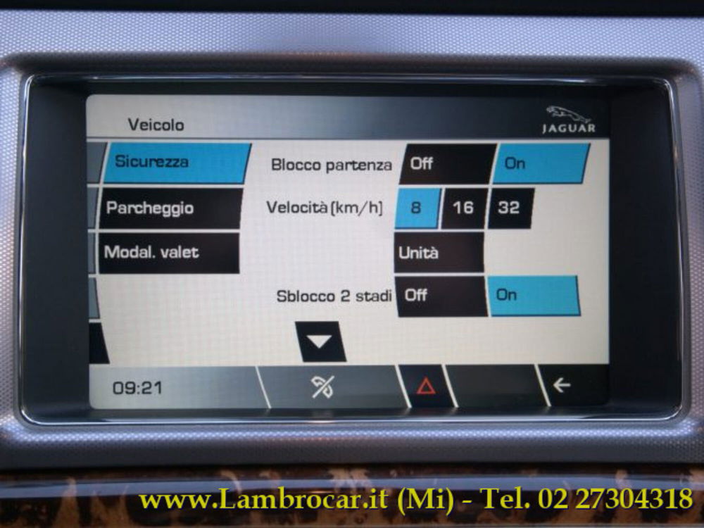 Jaguar XF usata a Milano (9)