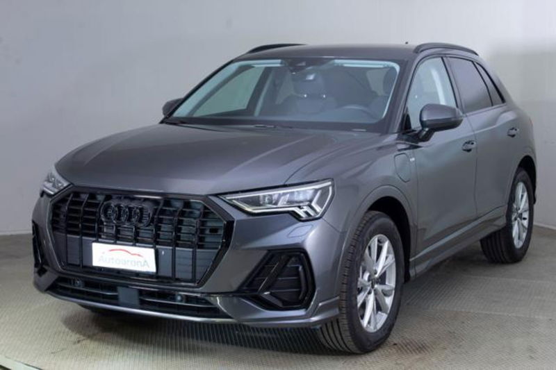 Audi Q3 45 TFSI e S tronic S line edition nuova a Paruzzaro