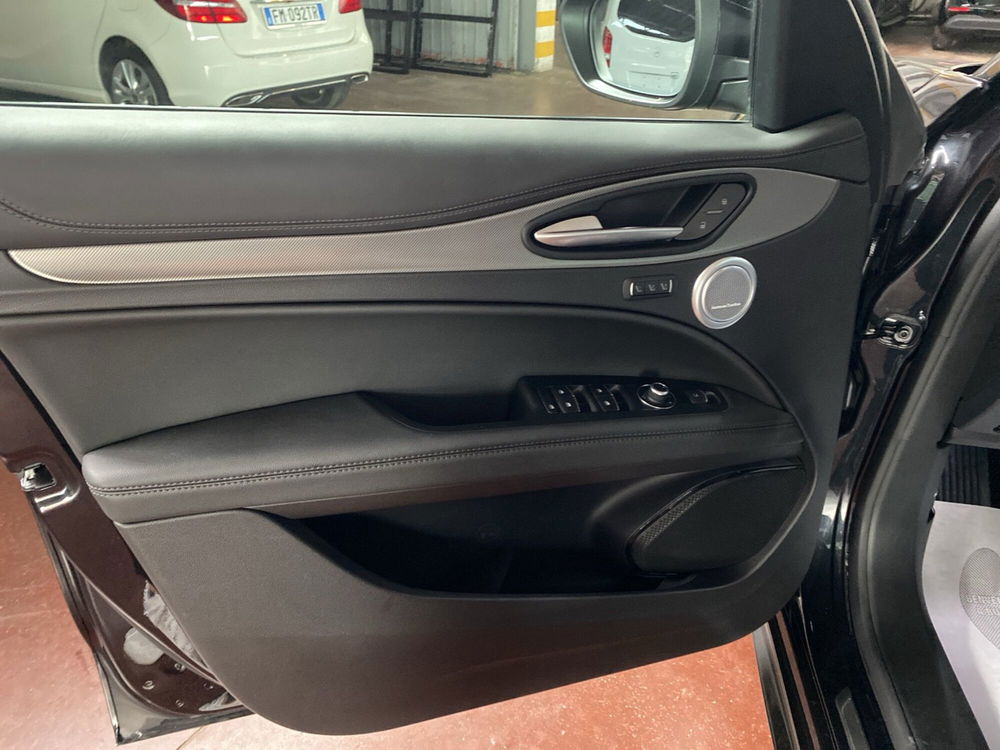 Alfa Romeo Stelvio usata a Pescara (7)