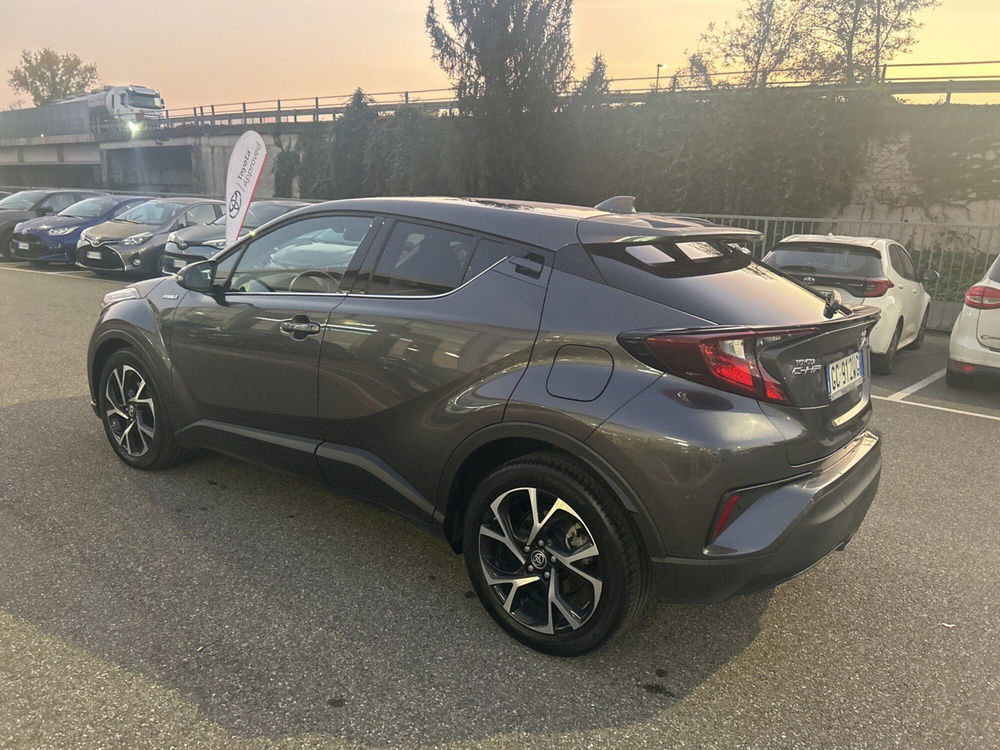 Toyota Toyota C-HR usata a Milano (4)