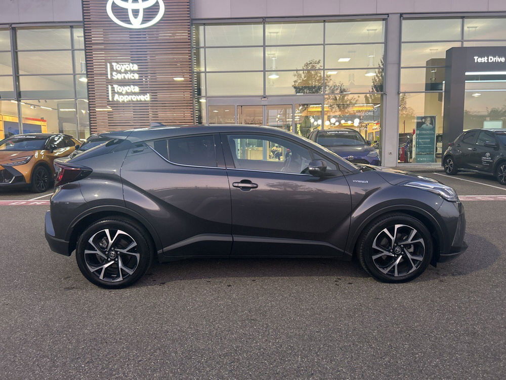 Toyota Toyota C-HR usata a Milano (8)