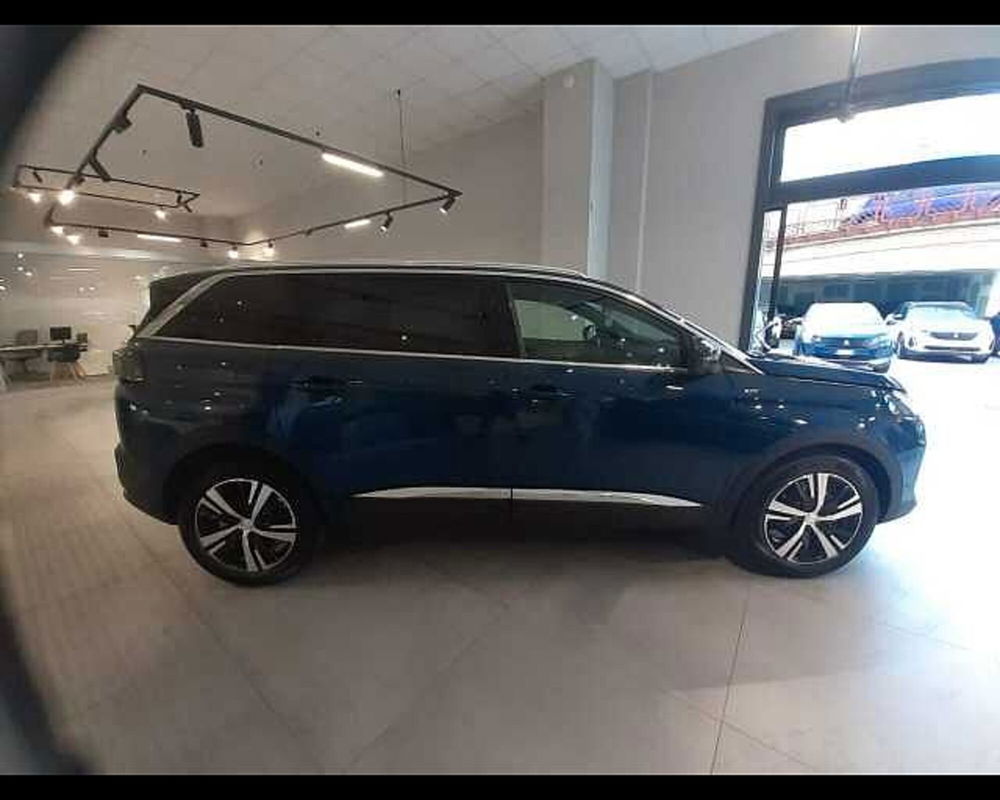 Peugeot 5008 nuova a Napoli (4)