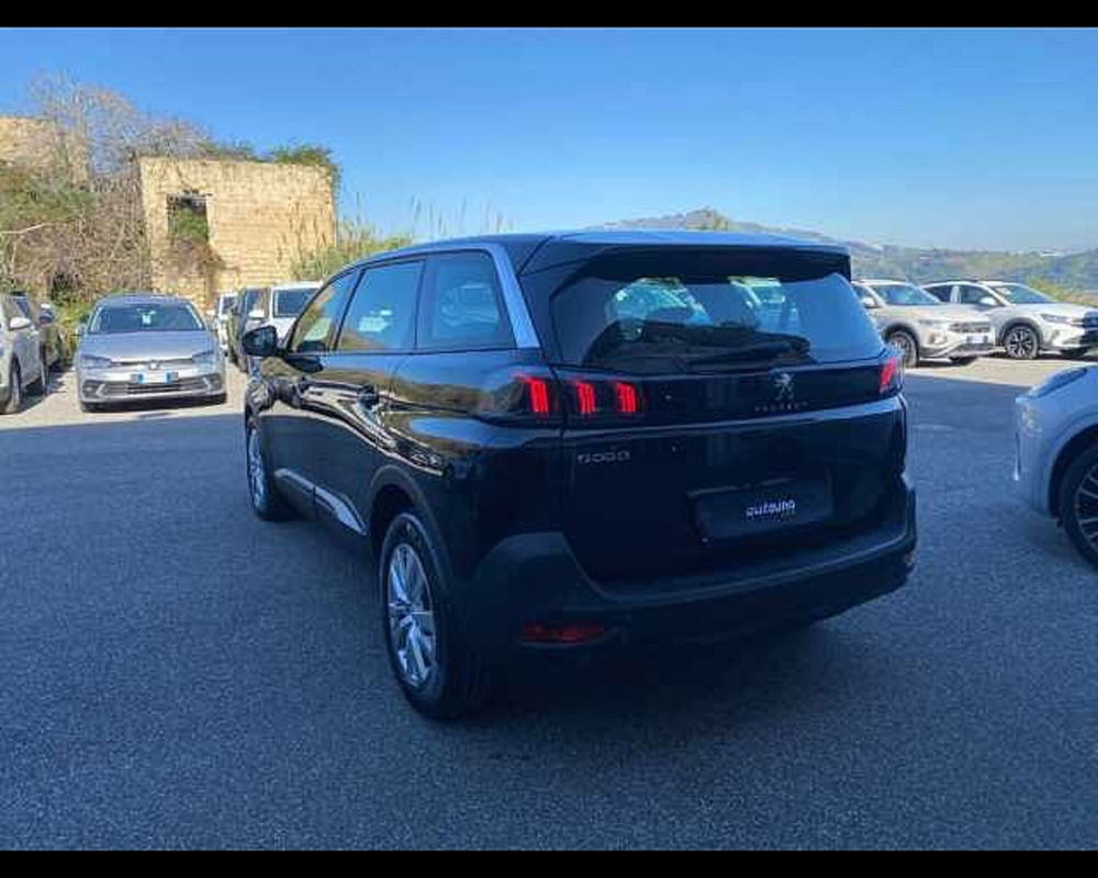 Peugeot 5008 usata a Napoli (2)