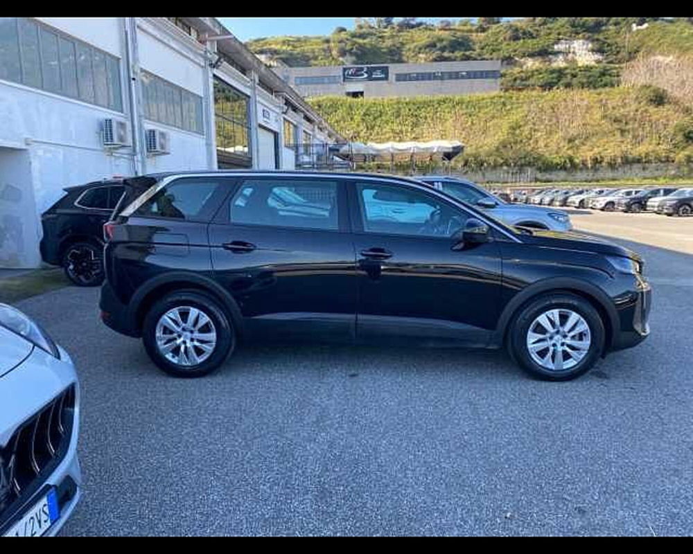 Peugeot 5008 usata a Napoli (5)