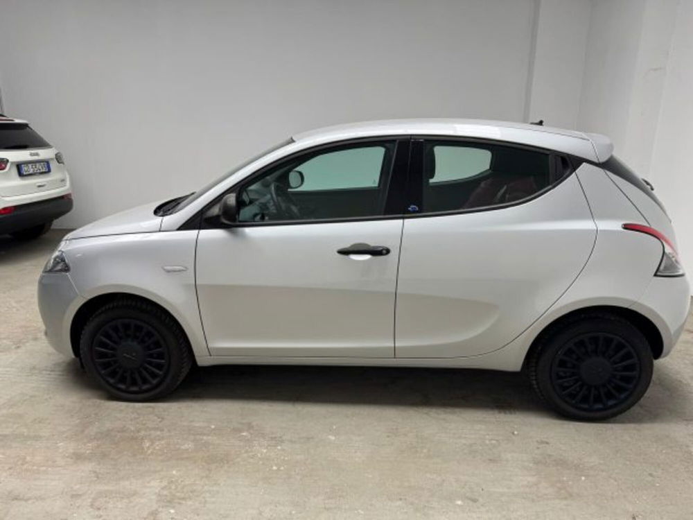 Lancia Ypsilon usata a Biella (8)