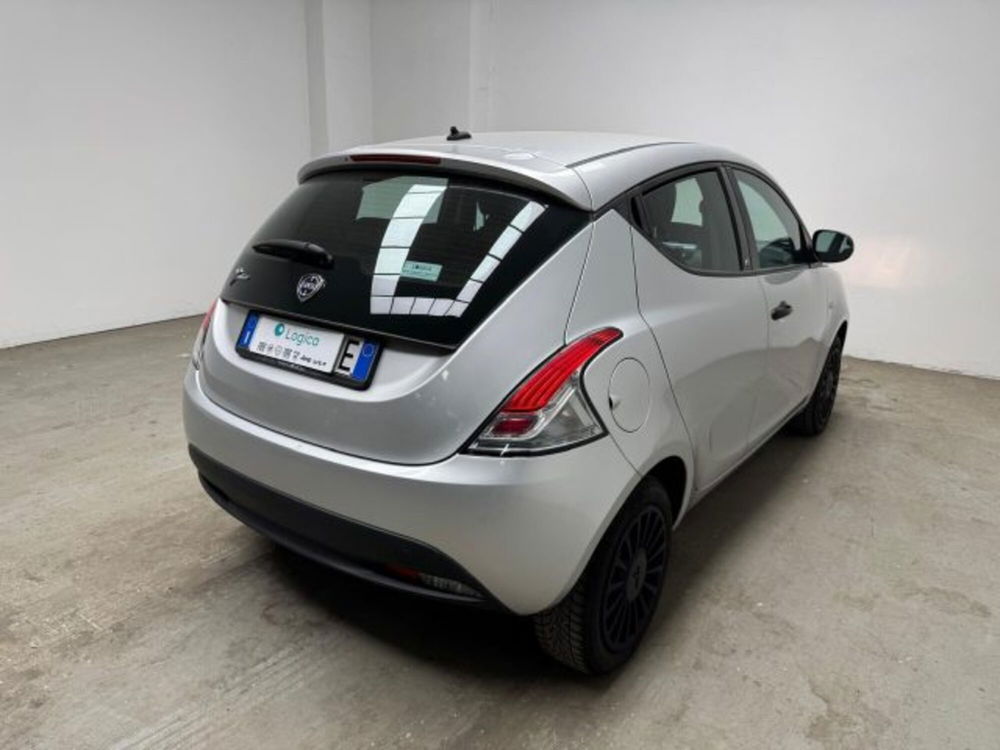 Lancia Ypsilon usata a Biella (9)