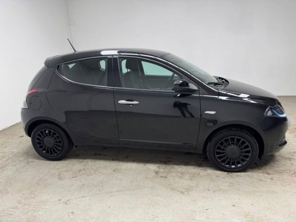 Lancia Ypsilon usata a Biella (7)