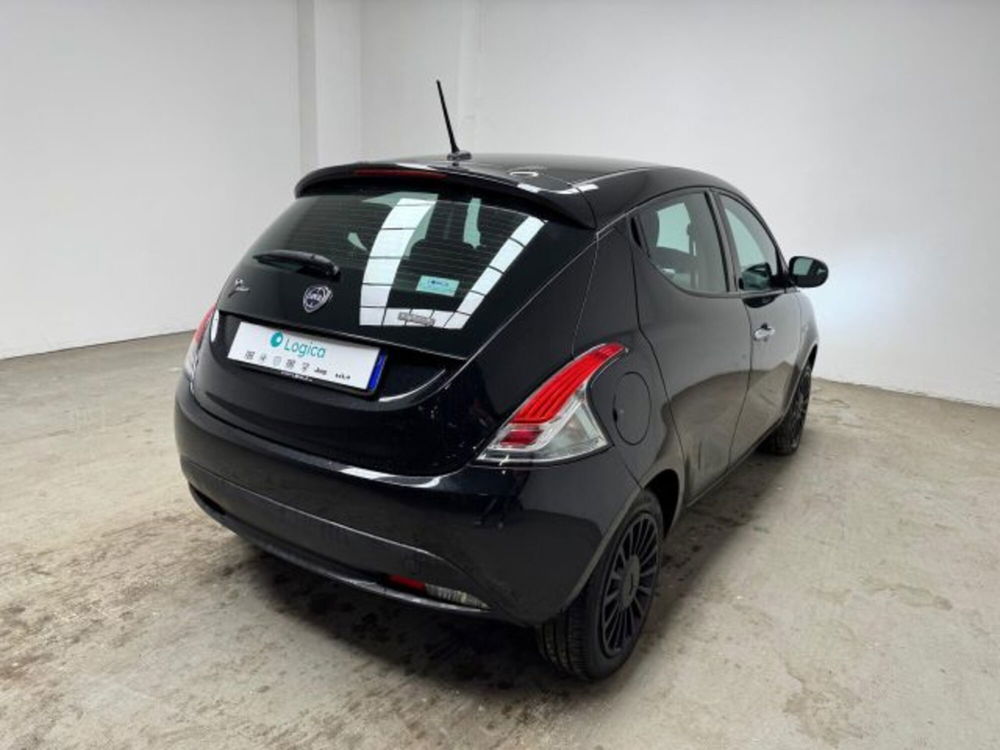 Lancia Ypsilon usata a Biella (9)