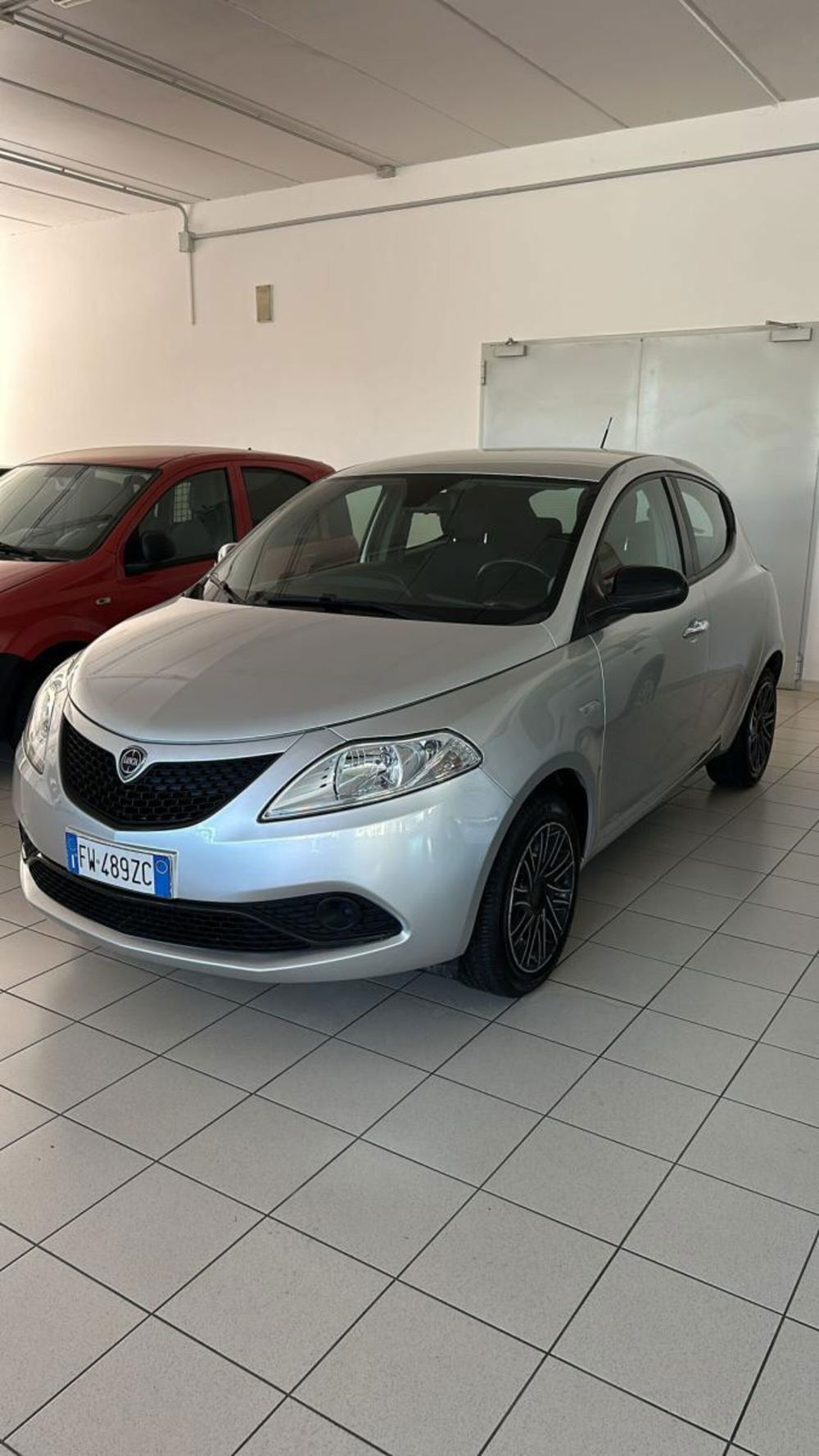 Lancia Ypsilon usata a Napoli (3)