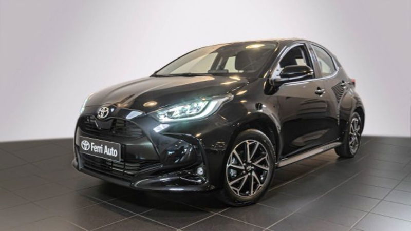 Toyota Yaris Cross 1.5h GR Sport Black Sky fwd 116cv e-cvt del 2021 usata a Limena