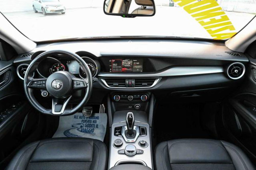 Alfa Romeo Stelvio usata a Torino (12)