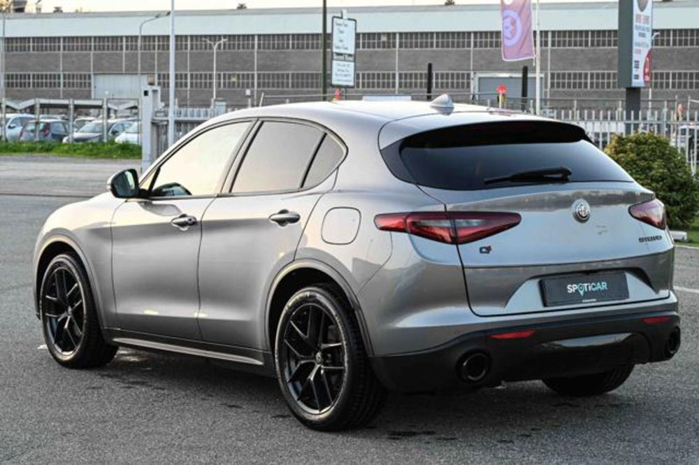 Alfa Romeo Stelvio usata a Torino (7)