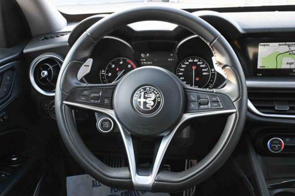 Alfa Romeo Stelvio usata a Torino (16)