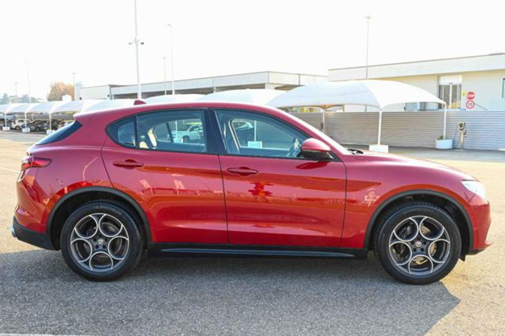 Alfa Romeo Stelvio usata a Torino (4)