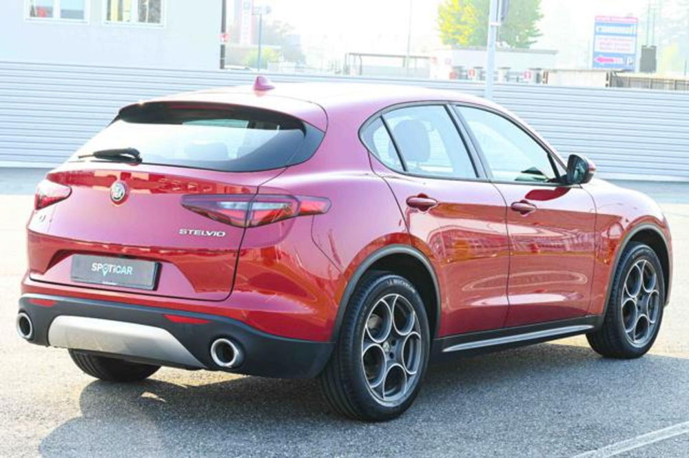 Alfa Romeo Stelvio usata a Torino (5)