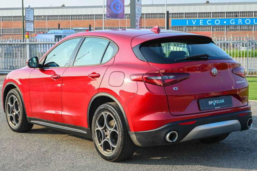 Alfa Romeo Stelvio usata a Torino (7)