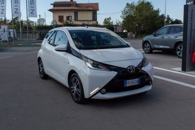 Toyota Aygo 1.0 VVT-i 69 CV 5 porte x-play  del 2014 usata a Fondi