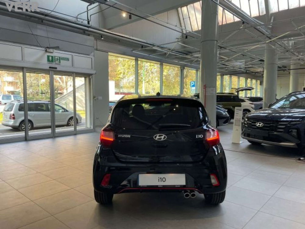 Hyundai i10 nuova a Milano (2)