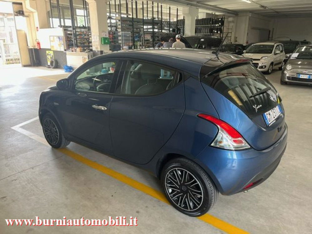 Lancia Ypsilon usata a Milano (5)