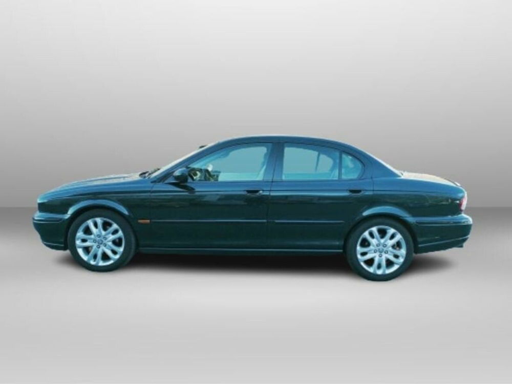 Jaguar X-Type usata a Lecco (3)