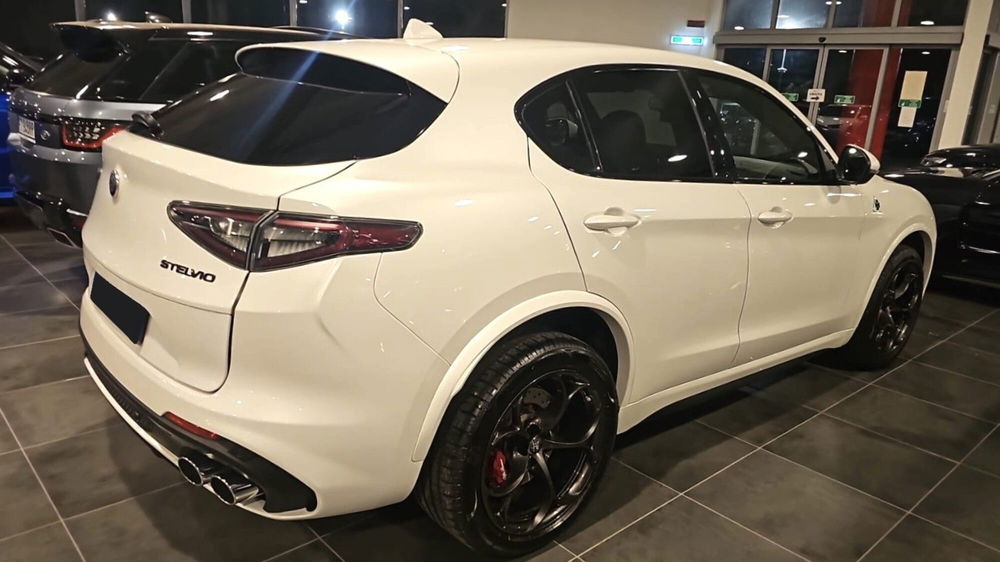 Alfa Romeo Stelvio usata a Bari (2)