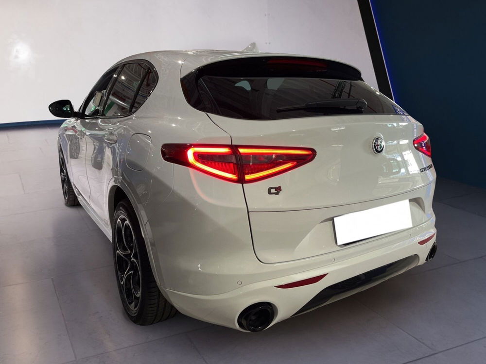 Alfa Romeo Stelvio usata a Torino (6)