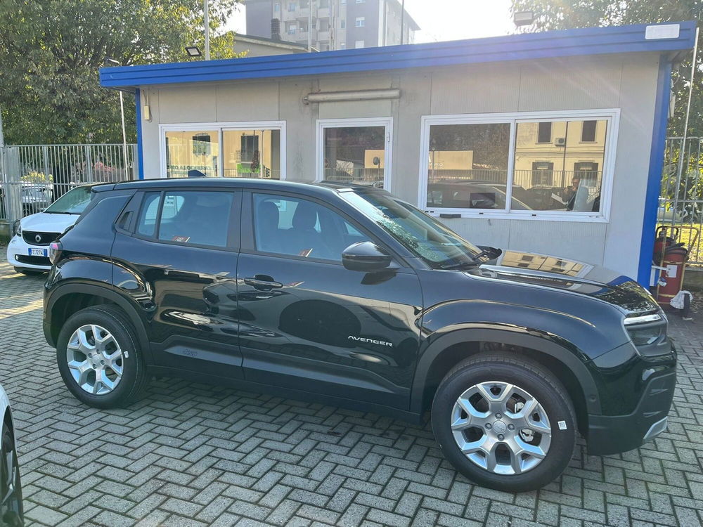 Jeep Avenger nuova a Milano (5)